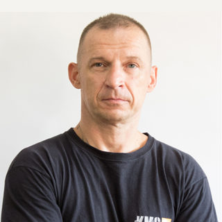 https://www.kravmaga.be/wp-content/uploads/2019/11/Piotr-320x320.jpg